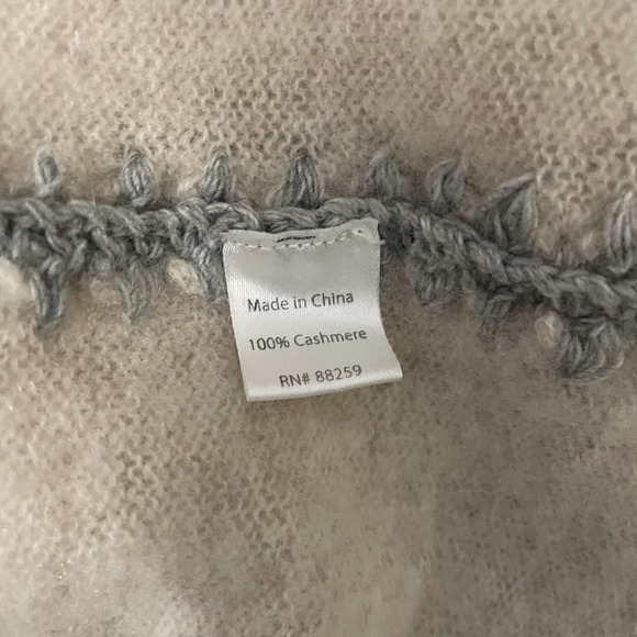 SUBTLE LUXURY Womens Sz S/M 100% Cashmere Whipstitch Pullover‎ Sweater Fuzzy - Picture 8 of 9